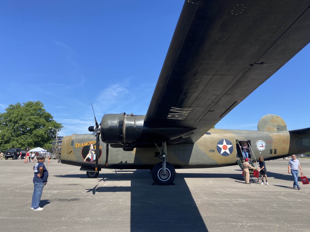 B24 BOMBER FLIGHT